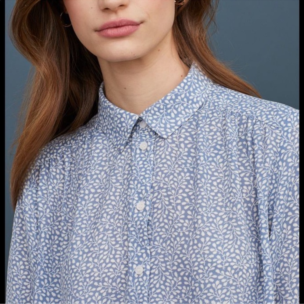 H&M Long Sleeve Button Up Blouse light blue/cream leaf print, Size 2